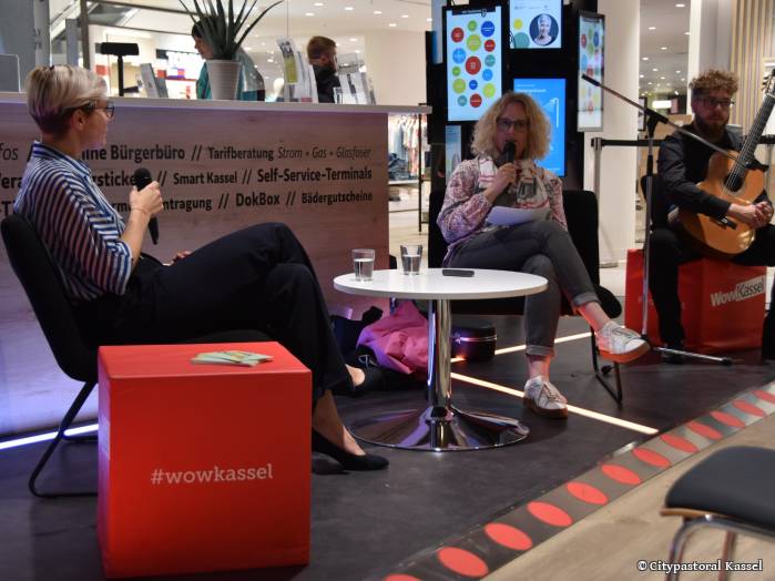 Feierabendgespräch - Gott, die Welt und Svenja Schröder