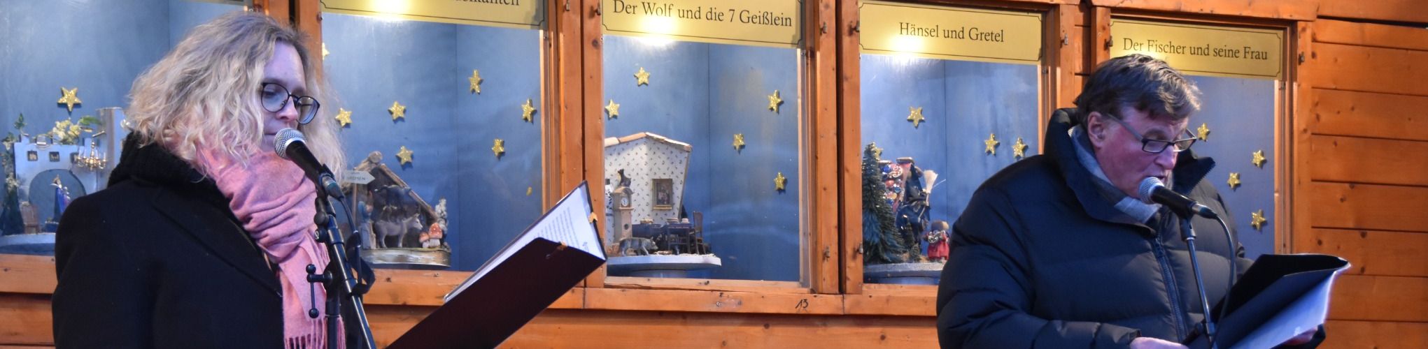 22_weihnachtsmarkt-22-adventskalenderbuehne